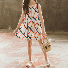 Carregar imagem no visualizador da galeria, Vestido Fashion Estampa Geométrica - Tamanhos de 3 a 11 anos