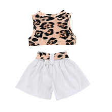 Carregar imagem no visualizador da galeria, Conjunto Shorts Clochard + Cropped Leopardo - Tamanhos de 6 meses a 3 anos