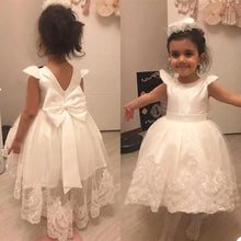 Carregar imagem no visualizador da galeria, Vestido Batizado Luxo Branco para Bebê com Laço e Renda Festa de Casamento Aniversário