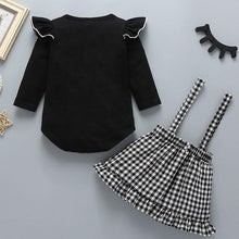 Carregar imagem no visualizador da galeria, Conjunto Body e Saia Xadrez com Alça - Tamanhos de 0 a 3 anos