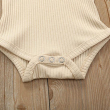 Carregar imagem no visualizador da galeria, Conjunto Body Floral 3 Peças - Tamanhos de 0 a 12 meses
