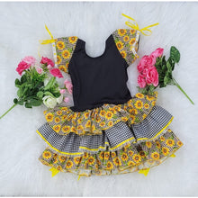 Carregar imagem no visualizador da galeria, Vestido Quadrilha Junino Caipira Preto e Amarelo Xadrez Infantil Criança Luxo
