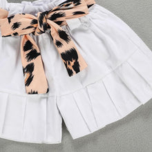 Carregar imagem no visualizador da galeria, Conjunto Shorts Clochard + Cropped Leopardo - Tamanhos de 6 meses a 3 anos
