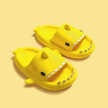 Carregar imagem no visualizador da galeria, Chinelo Shark Kids Antiderrapante

