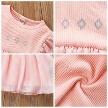 Carregar imagem no visualizador da galeria, Vestido com Chapéu e Babados - Tamanhos de 3 meses a 2 anos
