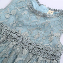 Carregar imagem no visualizador da galeria, Vestido Princesa Rendado - Tamanhos de 1 a 6 anos
