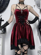 Carregar imagem no visualizador da galeria, Vestido Gótico Feminino de Veludo com Renda
