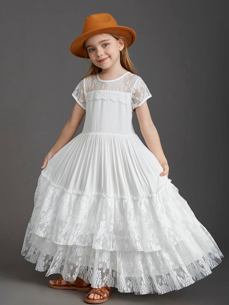 Short-sleeved lace dress for Kids.