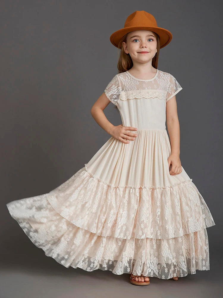 Short-sleeved lace dress for Kids.