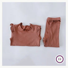 Carregar imagem no visualizador da galeria, Pijama Infantil (1-6 anos) Oslo | 100% Algodão | Unissex #Outono #ScandiStyle
