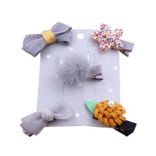 Carregar imagem no visualizador da galeria, Conjunto 5 peças Prendedor Pom Pom
