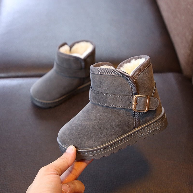 Plush-lined Kids booties, unisex, for winter.