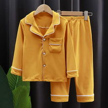 Carregar imagem no visualizador da galeria, Pijama Longo Infantil Flanela Abotoado | Estilo Americano #Unissex | Tam 2-10 anos
