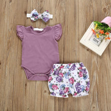 Carregar imagem no visualizador da galeria, Conjunto Body + Shorts Florido - Tamanhos de 0 a 2 anos
