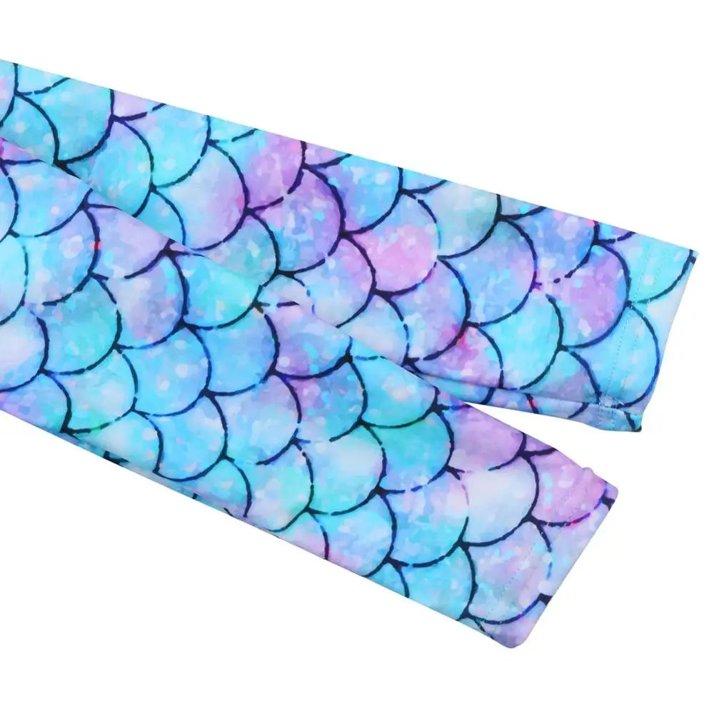 Long-sleeved mermaid swimsuit for girls aged newborn to 6 years with UPF 50+.