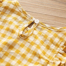 Carregar imagem no visualizador da galeria, Conjunto Shorts Jeans + Blusa Xadrez - Tamanhos de 1 a 6 anos
