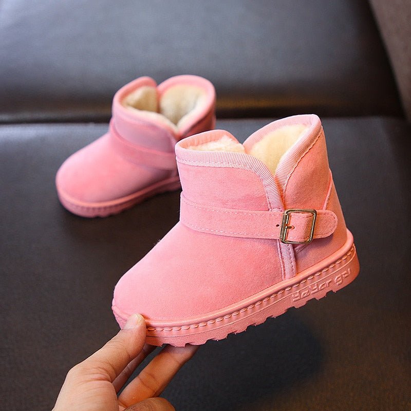 Plush-lined Kids booties, unisex, for winter.