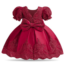 Carregar imagem no visualizador da galeria, Vestido Floral Bordado para Bebês
