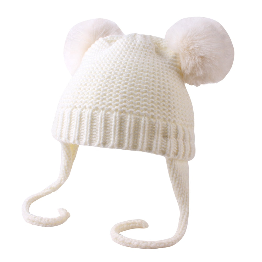 Gorro de Lã com Pompons