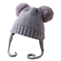 Gorro de Lã com Pompons